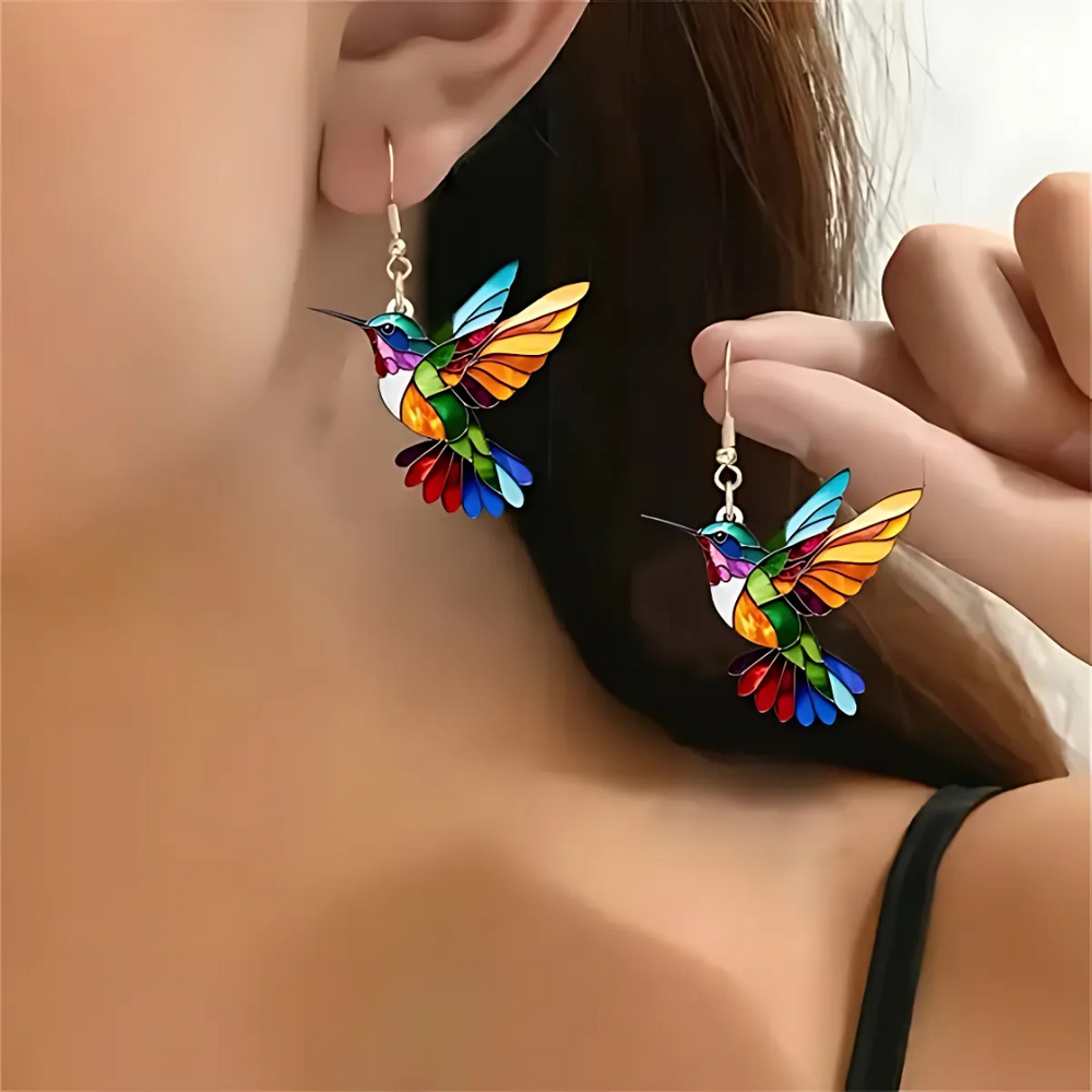 Beautiful Hummingbird Design Necklace