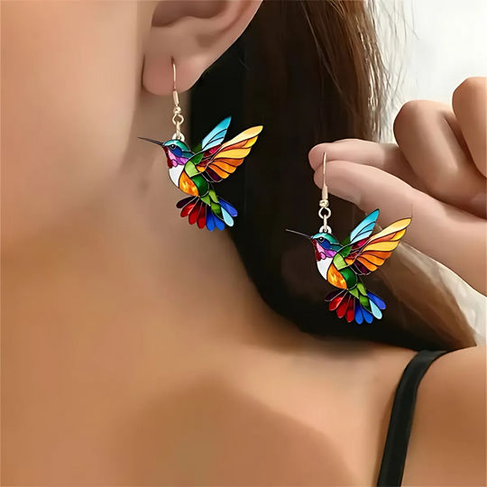 Beautiful Hummingbird Design Necklace