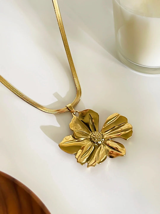 Fioren Pendant Necklace